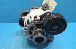 Генератор для Nissan X-Trail 2018 года на фотографиях