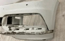 Бампер для Volkswagen Passat 2020 года на фотографиях