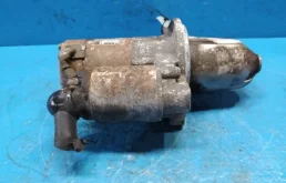 Стартер для Nissan X-Trail 2000 года на фотографиях