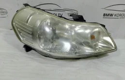 Фара ксенон левая для Suzuki SX4 2011 года на фотографиях