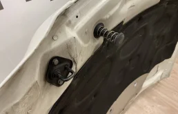 Капот для Mercedes-Benz C class 2008 года на фотографиях