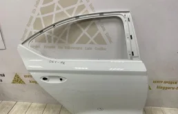 Дверь задняя правая для Skoda Octavia 2015 года на фотографиях