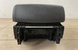 Подлокотник передний для Volkswagen Touareg 2004 года на фотографиях