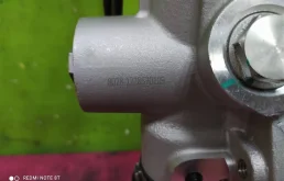 Рулевая рейка для Volkswagen Passat 2002 года на фотографиях