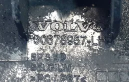 Крышка форсунки фароомывателя левая для Volvo XC90 на фотографиях