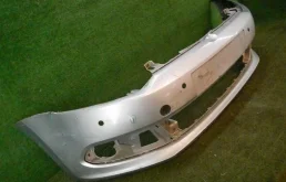 Бампер для Volkswagen Polo 2009 года на фотографиях