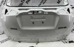 Молдинг крышки багажника для Toyota RAV4 2013 года на фотографиях