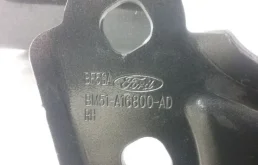 Петля капота левая для Ford Kuga 2013 года на фотографиях