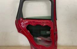 Накладка на дверь задняя левая для Volkswagen Touareg 2014 года на фотографиях