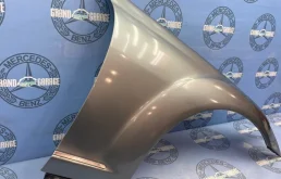 Крыло правое для Mercedes-Benz S class 2009 года на фотографиях