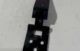 Крепление петли капота для Mercedes-Benz S class на фотографиях