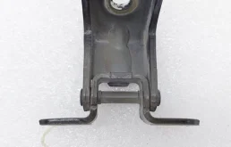 Петля двери передней левой верхняя для Nissan X-Trail 2018 года на фотографиях