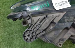 Крышка форсунки фароомывателя левая для Mercedes-Benz C class на фотографиях