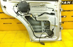 Дверь задняя левая для Mercedes-Benz M class 2003 года на фотографиях