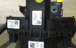 Подрулевой переключатель для Volkswagen Passat 2008 года на фотографиях