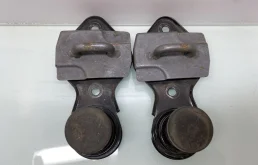 Замок капота левый для Mercedes-Benz M class 2006 года на фотографиях