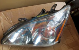 Фара левая для Lexus RX 2005 года на фотографиях