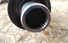 Карданный вал задний для Mitsubishi Pajero 2010 года на фотографиях