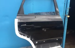 Дверь передняя правая для Hyundai Tucson 2008 года на фотографиях