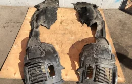 Подкрылок передний левый для BMW 5er 2010 года на фотографиях