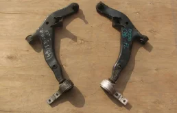 Рычаг передний правый нижний для Nissan Murano 2002 года на фотографиях