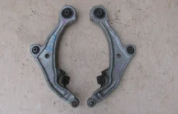 Рычаг передний правый нижний для Nissan Murano 2008 года на фотографиях