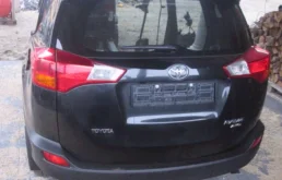 Крышка багажника для Toyota RAV4 2013 года на фотографиях