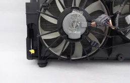 Кассета радиаторов для Toyota RAV4 2018 года на фотографиях