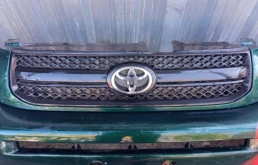 Бампер для Toyota RAV4 2002 года на фотографиях