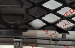 Решетка радиатора для Nissan X-Trail 2001 года на фотографиях