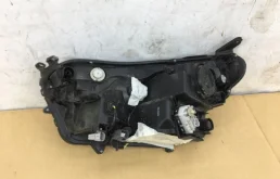 Фара ксенон левая для Toyota RAV4 2018 года на фотографиях