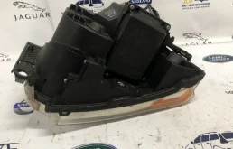 Фара правая для Land Rover Discovery 2007 года на фотографиях