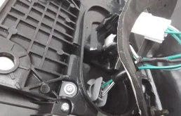 Фонарь внешний левый для Toyota Land Cruiser 2008 года на фотографиях