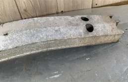 Усилитель заднего бампера для Toyota RAV4 2009 года на фотографиях