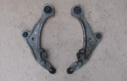 Рычаг передний правый нижний для Nissan Murano 2008 года на фотографиях