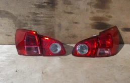 Фонарь внешний правый для Nissan Qashqai 2006 года на фотографиях