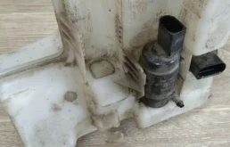 Бачок стеклоомывателя передний для Volkswagen Jetta 2018 года на фотографиях