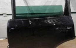 Дверь задняя левая для Volkswagen Touareg 2003 года на фотографиях