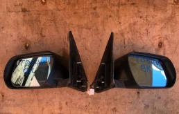 Стекла и зеркала для Suzuki Grand Vitara 2015 года на фотографиях