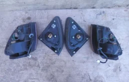 Фонарь правый для Lexus RX 2000 года на фотографиях