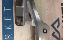 Петля капота левая для Infiniti QX 2013 года на фотографиях