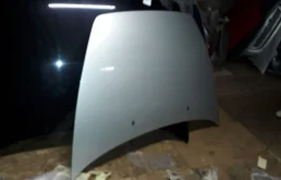 Капот для Volvo S40 2007 года на фотографиях