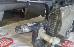 Панель радиатора (телевизор) для Audi A4 2003 года на фотографиях