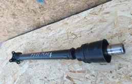 Карданный вал передний для Mitsubishi Pajero 2012 года на фотографиях