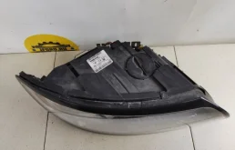 Фара правая для Volvo S40 2012 года на фотографиях