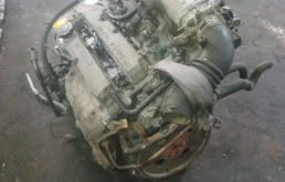 Двигатель без навесного для Mazda Familia 1999 года на фотографиях