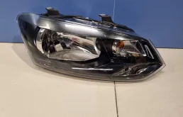 Фара правая для Volkswagen Polo 2013 года на фотографиях