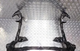 Подрамник двигателя для Audi A6 2018 года на фотографиях