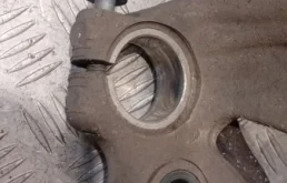 Кулак поворотный правый для Porsche Macan на фотографиях