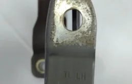 Петля капота правая для Hyundai Tucson 2020 года на фотографиях